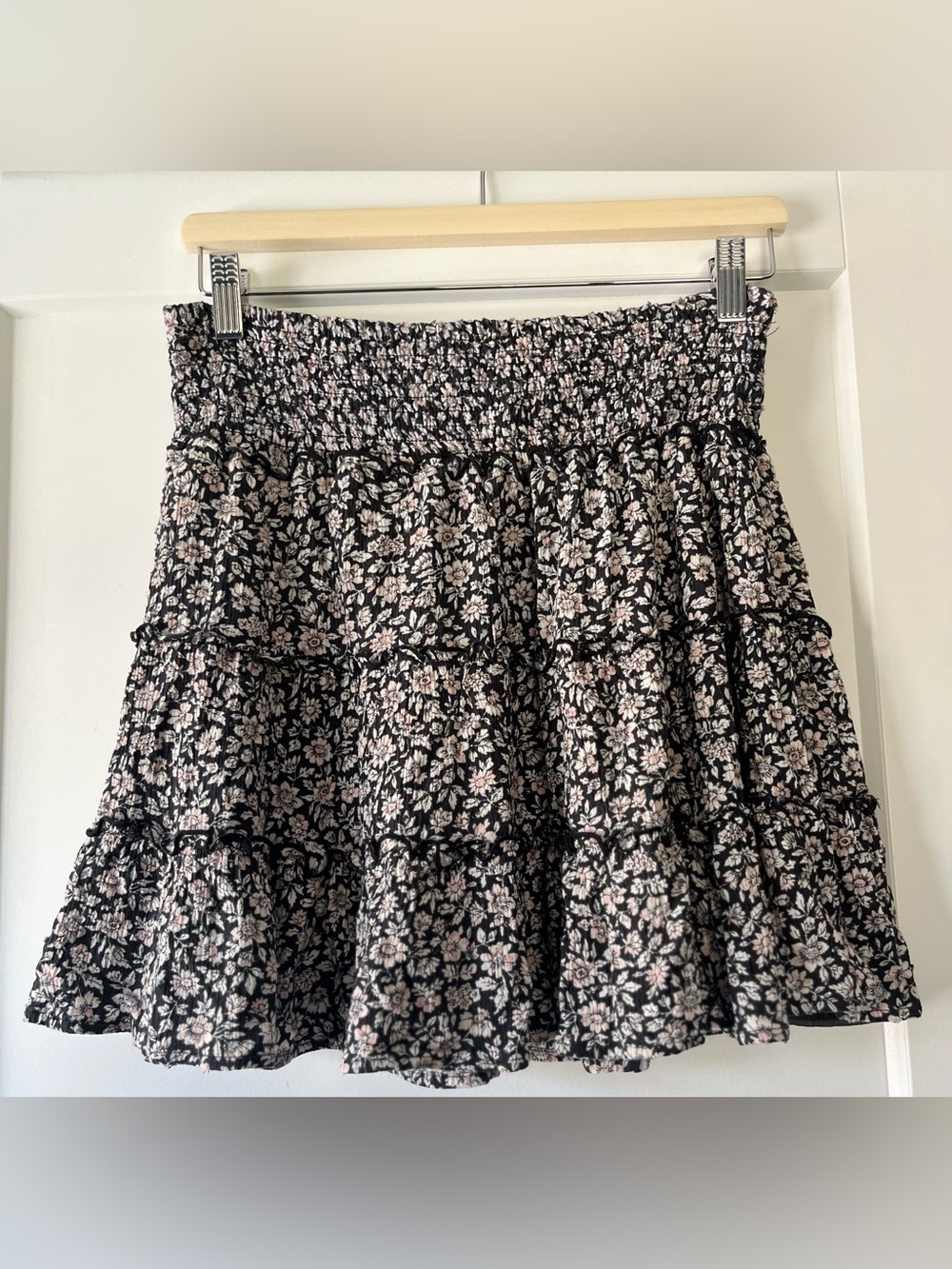 American Eagle Outfitters Black Floral Tiered Mini Skirt